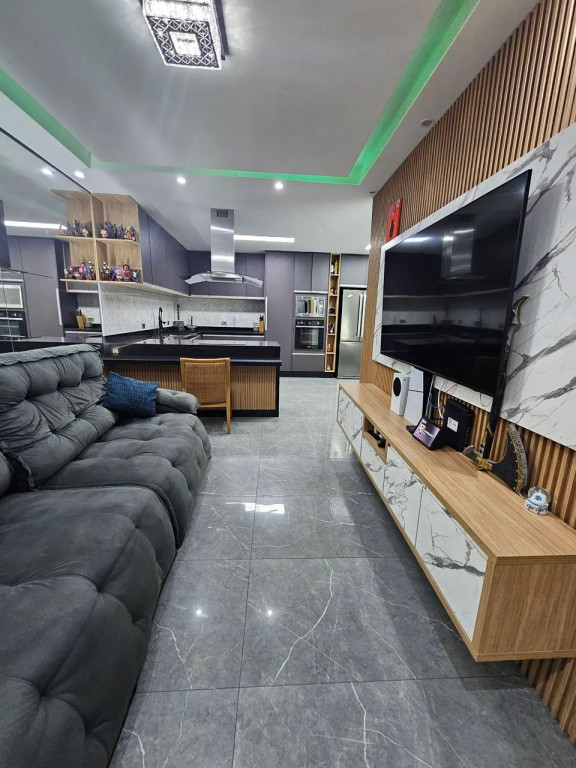 Casa, 3 quartos, 220 m² - Foto 1