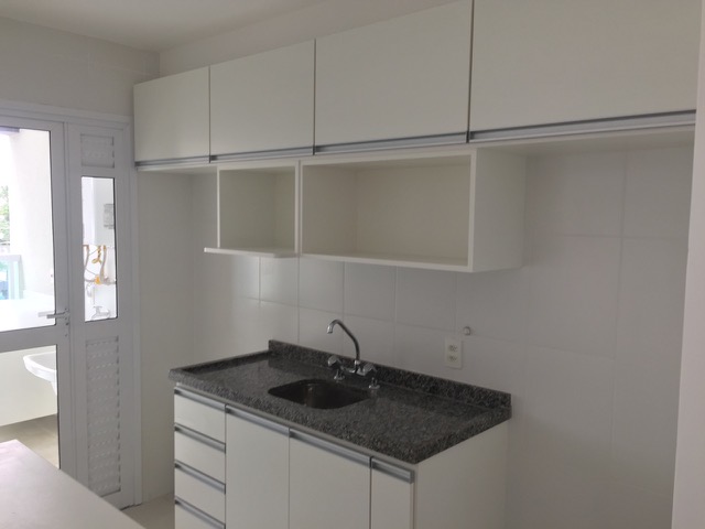 Apartamento para alugar com 2 quartos, 65m² - Foto 13