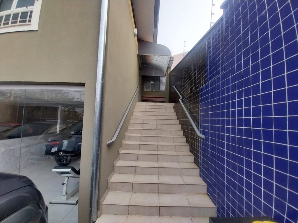 Casa à venda e aluguel com 3 quartos, 256m² - Foto 17