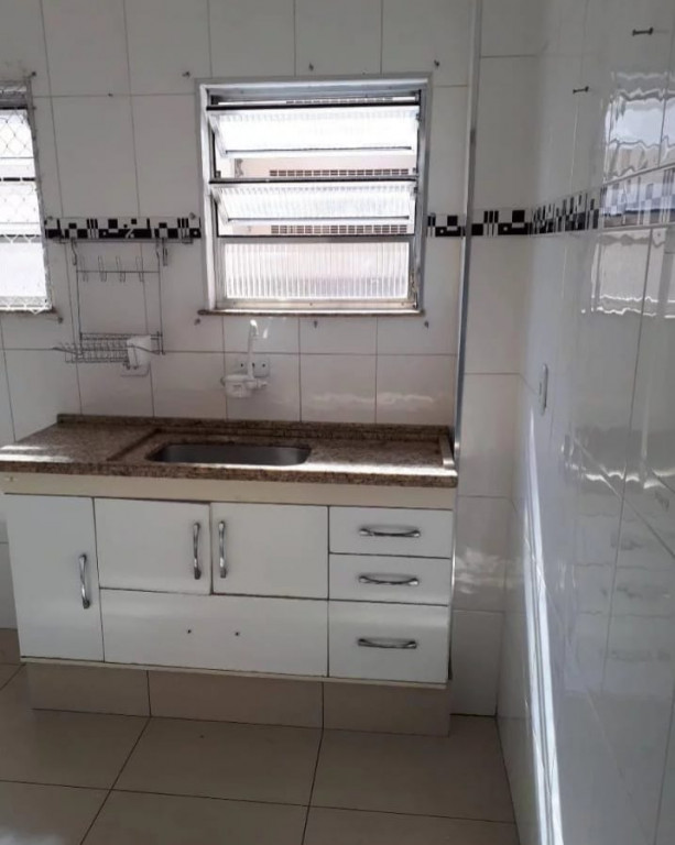 Apartamento à venda com 2 quartos, 64m² - Foto 2