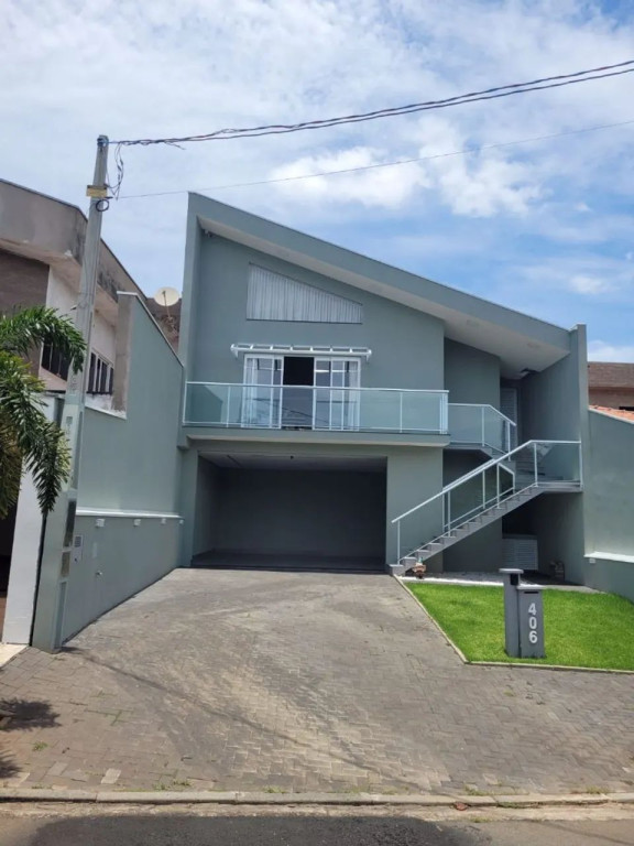 Casa, 3 quartos, 215 m² - Foto 1
