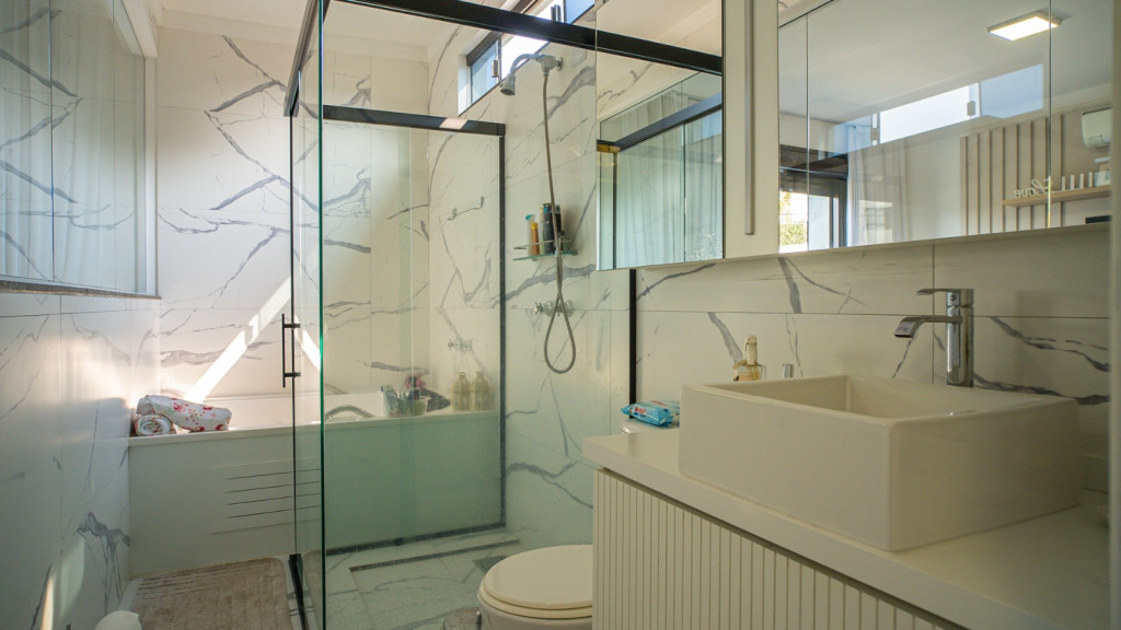 Casa de Condomínio à venda com 4 quartos, 234m² - Foto 13