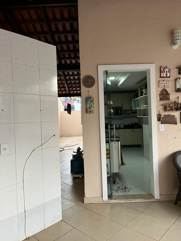 Casa de Condomínio à venda com 4 quartos, 300m² - Foto 7