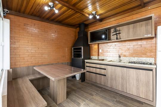 Casa à venda com 2 quartos, 140m² - Foto 2