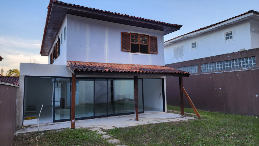 Casa de Condomínio à venda com 3 quartos, 230m² - Foto 3