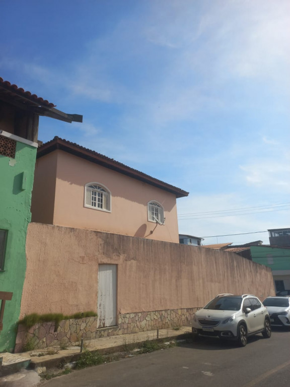 Casa à venda e aluguel com 4 quartos, 230m² - Foto 3