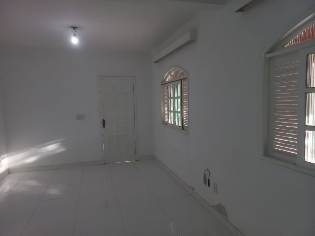 Casa à venda e aluguel com 4 quartos, 230m² - Foto 8