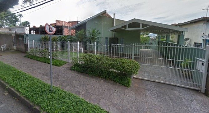 Casa à venda com 4 quartos, 450m² - Foto 1
