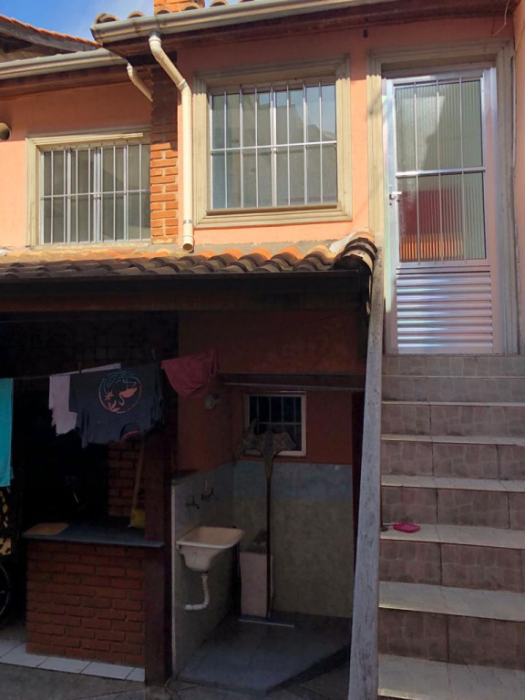 Casa à venda com 4 quartos, 300m² - Foto 1