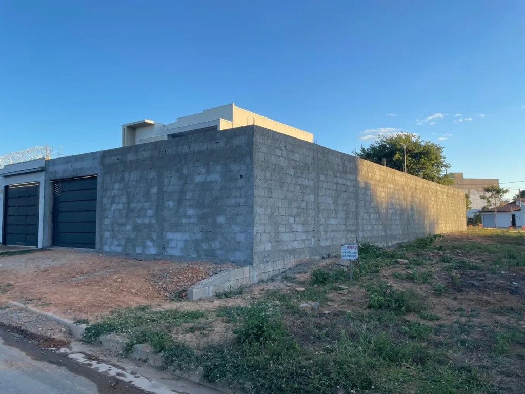 Foto - Montes Claros - Universitário