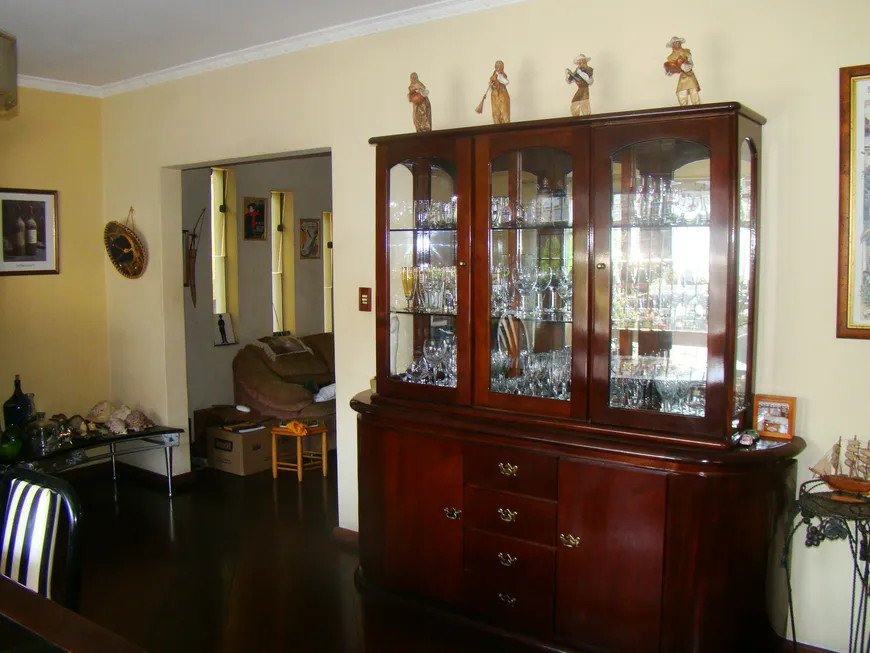 Casa, 4 quartos, 240 m² - Foto 1