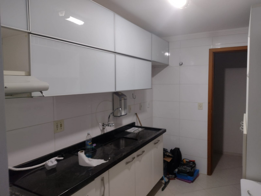 Apartamento à venda com 2 quartos, 76m² - Foto 4