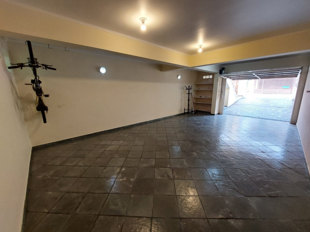 Casa à venda com 3 quartos, 202m² - Foto 1