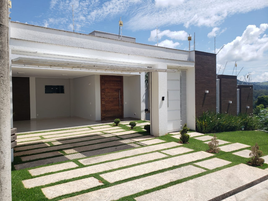 Casa a venda na Avenida Caldas Novas, Mirante das Estância, Águas de Lindóia, SP