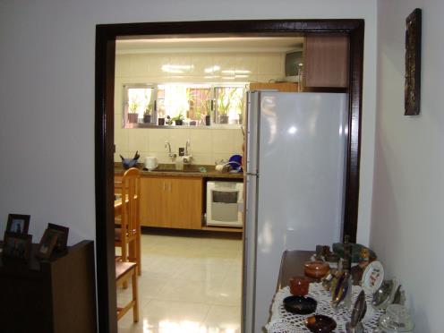 Casa à venda com 4 quartos, 200m² - Foto 9