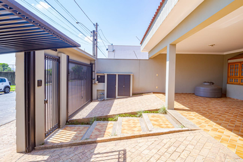 Casa à venda com 4 quartos, 275m² - Foto 4