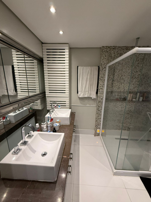 Apartamento, 3 quartos, 160 m² - Foto 1