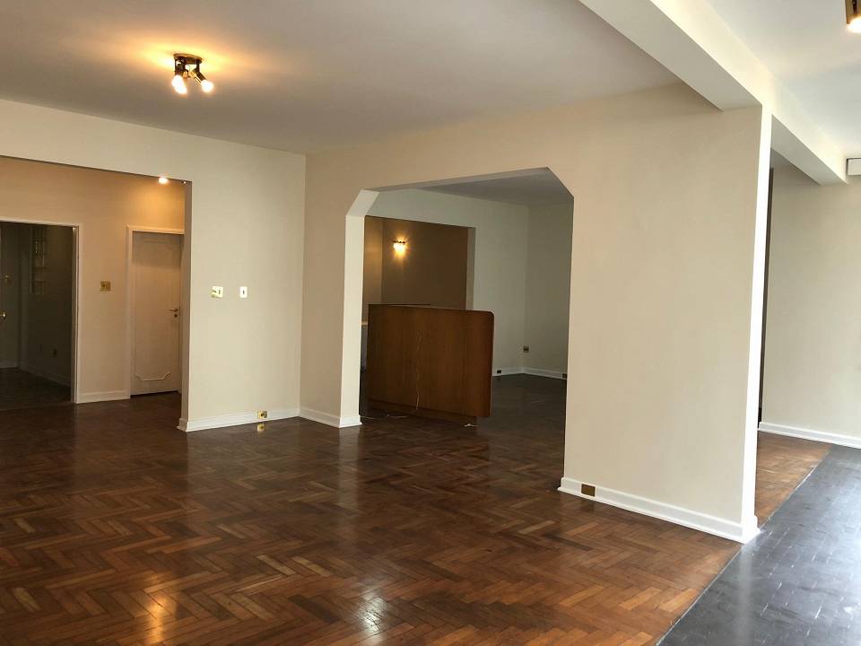 Casa à venda com 3 quartos, 310m² - Foto 2