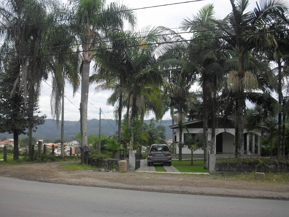 Casa para venda ou locação na Avenida dos Imigrantes, Rio Maina, Criciúma, SC