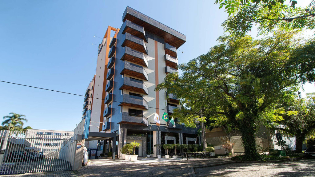 Apartamento para locação na Alameda Júlia da Costa, Mercês, Curitiba, PR