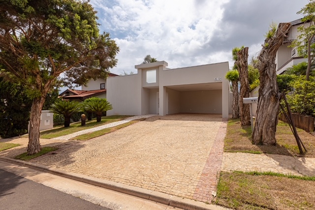 Casa à venda com 4 quartos, 300m² - Foto 2