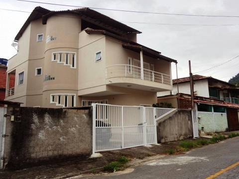 Casa a venda na Rua Doce Paraíso, BNH, Angra dos Reis, RJ