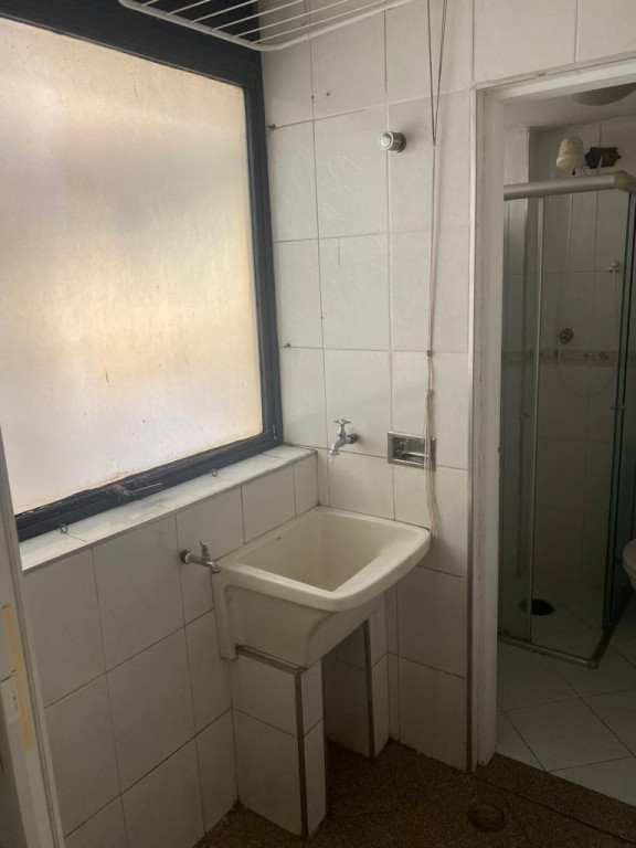 Apartamento à venda e aluguel com 2 quartos, 66m² - Foto 3