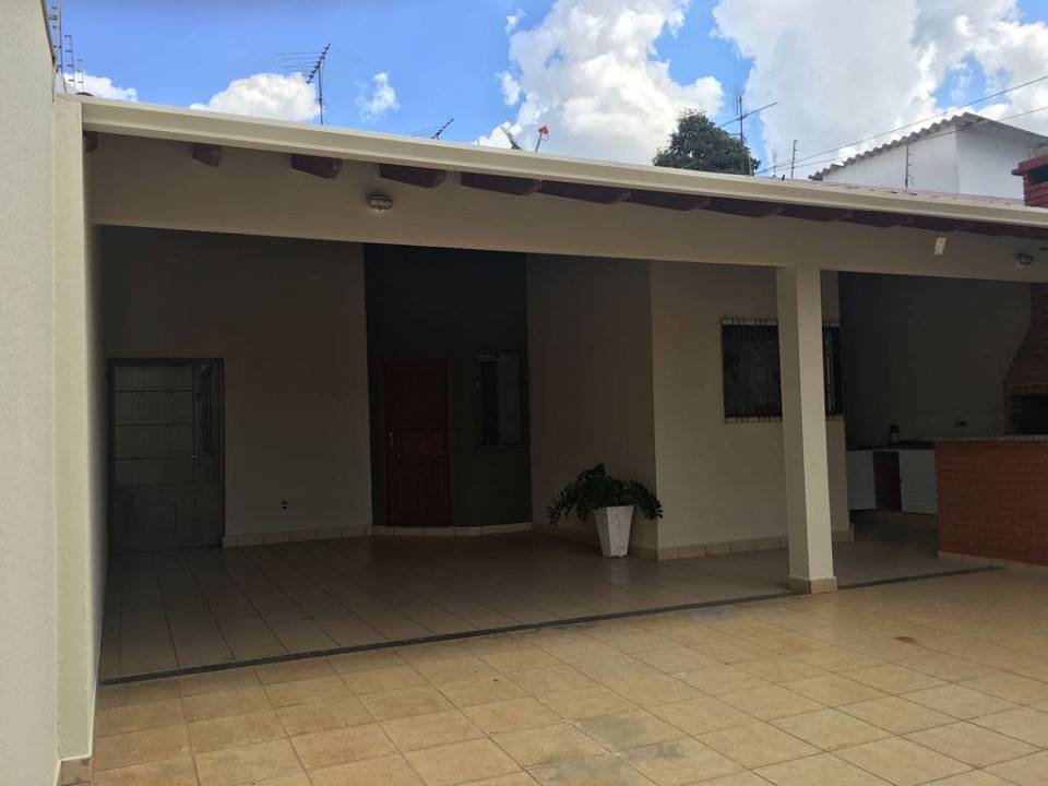 Casa à venda com 3 quartos, 170m² - Foto 2