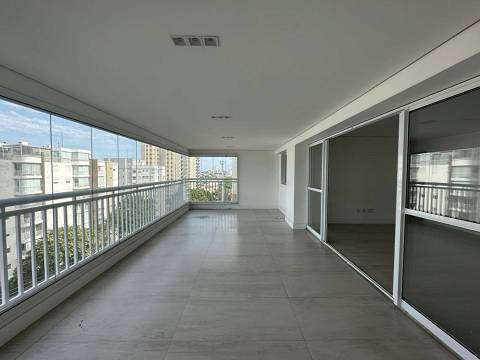 Apartamento à venda com 3 quartos, 142m² - Foto 1