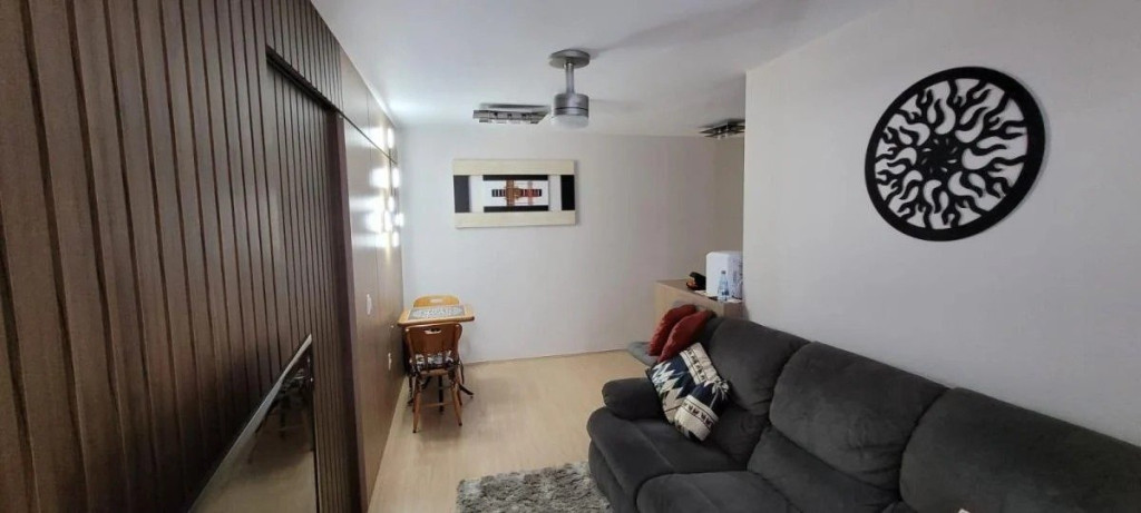 Casa à venda com 1 quarto, 45m² - Foto 2