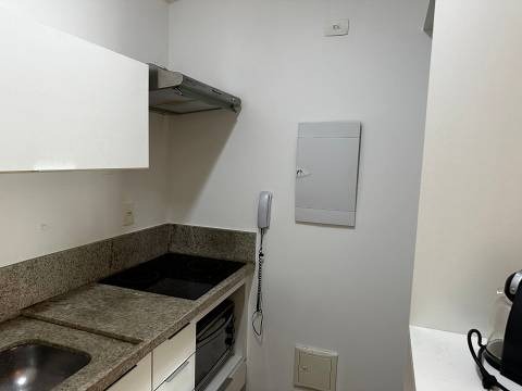 Apartamento à venda com 4 quartos, 225m² - Foto 2