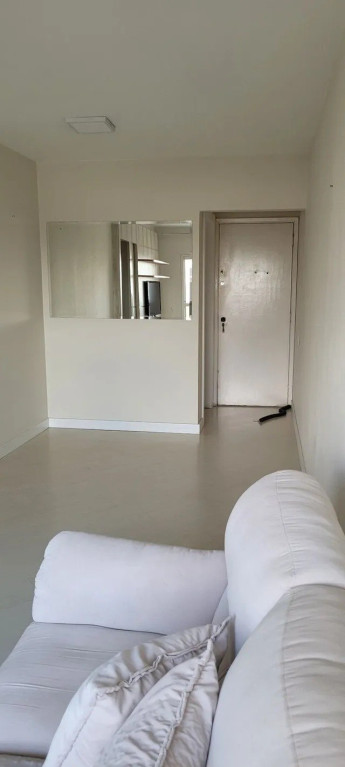Casa à venda com 2 quartos, 65m² - Foto 1