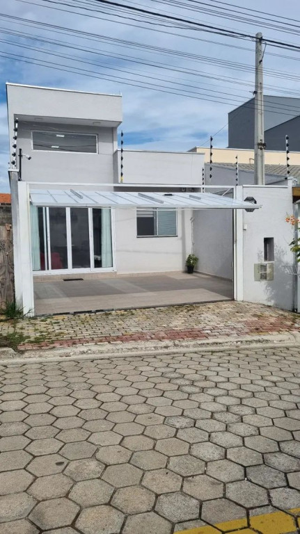 Casa à venda com 3 quartos - Foto 1