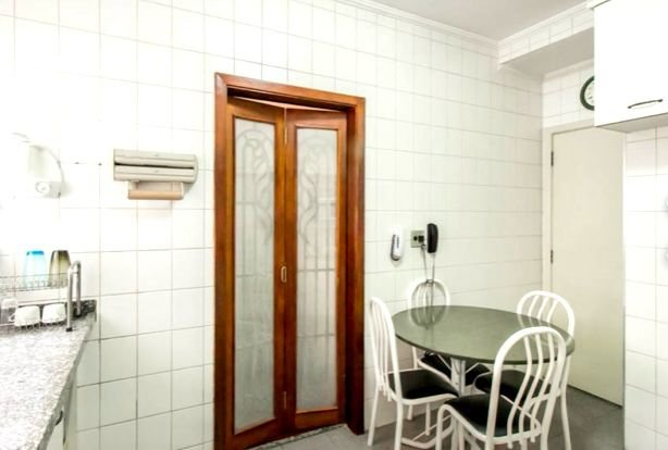 Casa à venda com 4 quartos, 120m² - Foto 2