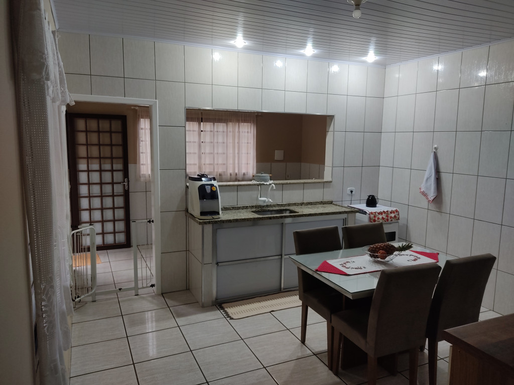 Casa à venda com 2 quartos, 90m² - Foto 1