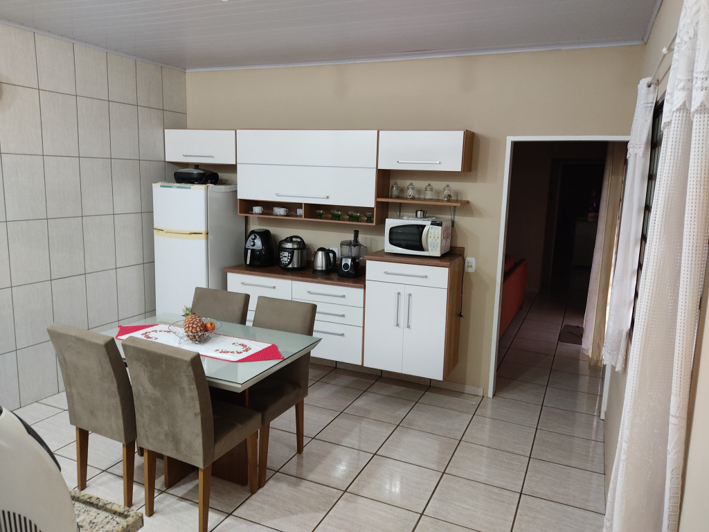 Casa à venda com 2 quartos, 90m² - Foto 2