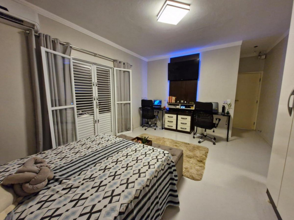 Casa, 3 quartos, 313 m² - Foto 3