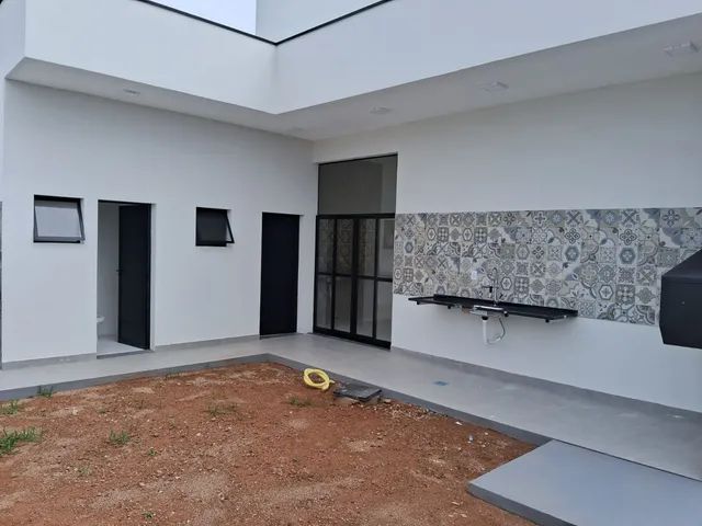 Casa à venda com 3 quartos, 150m² - Foto 1