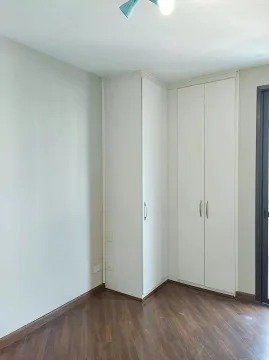 Apartamento à venda com 3 quartos, 90m² - Foto 2