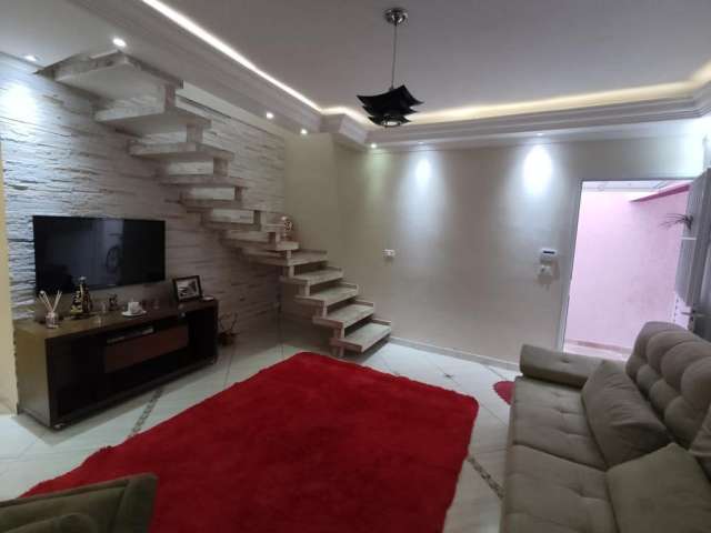 Casa à venda com 3 quartos, 264m² - Foto 1