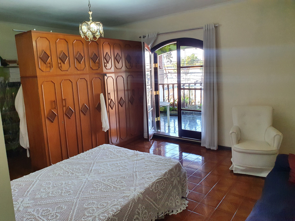 Casa à venda com 3 quartos, 242m² - Foto 4