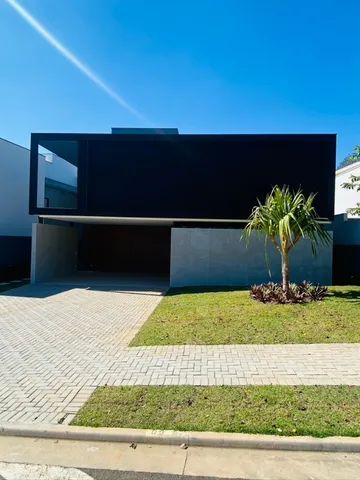 Casa à venda com 4 quartos, 54m² - Foto 1