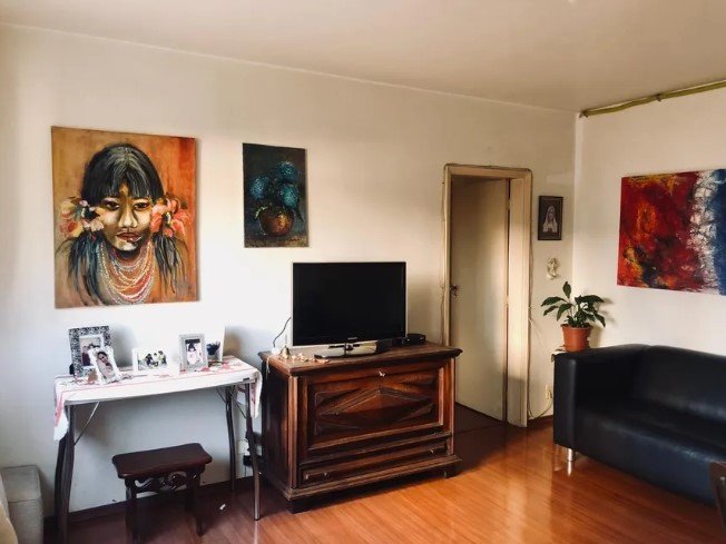 Casa à venda com 3 quartos, 70m² - Foto 2