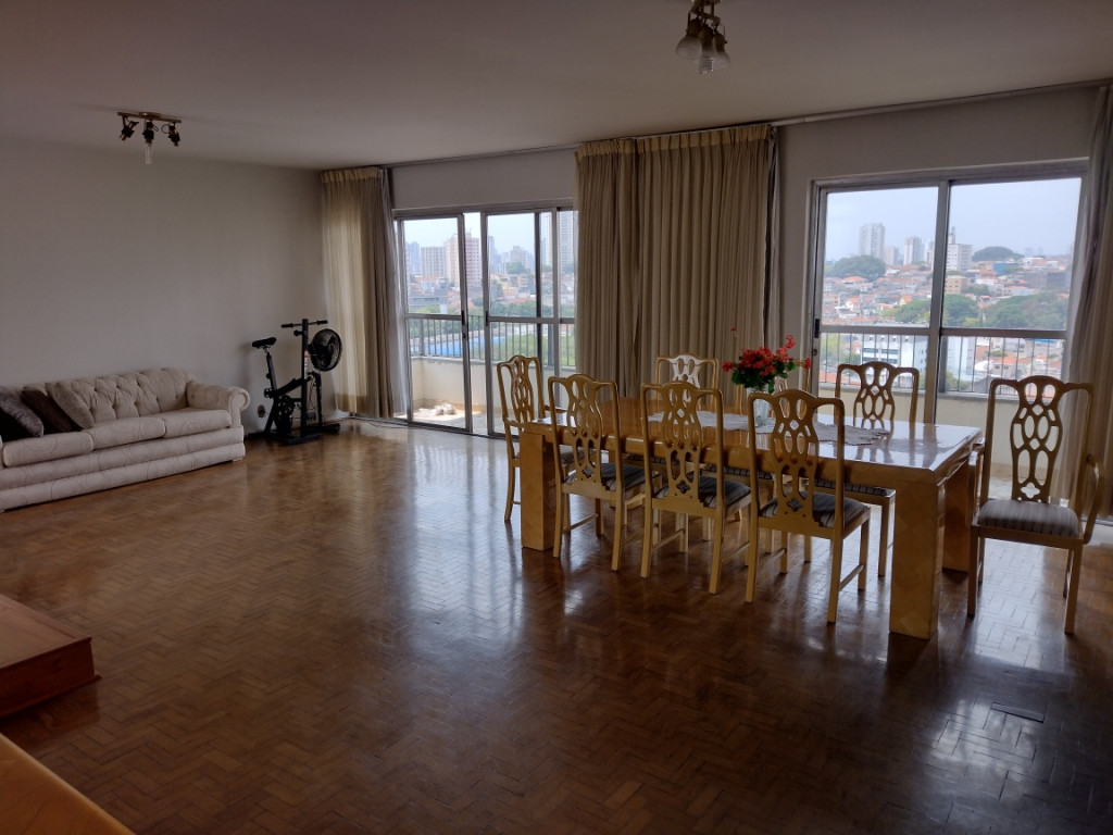 Apartamento à venda com 3 quartos, 202m² - Foto 1