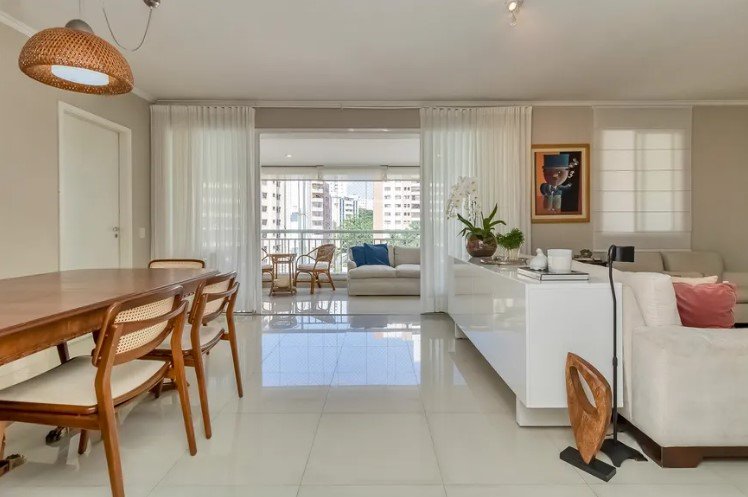 Casa à venda com 3 quartos, 141m² - Foto 1