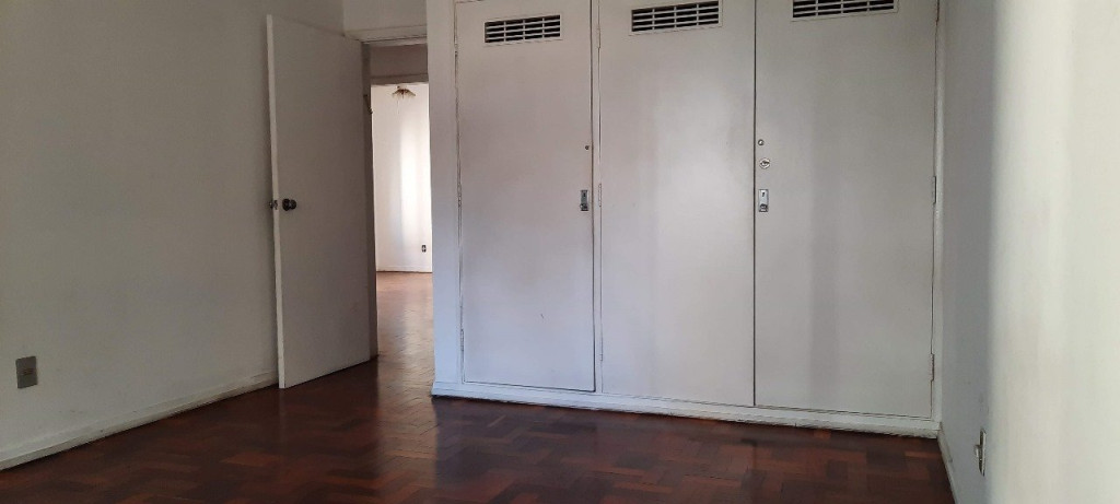 Casa à venda com 3 quartos, 168m² - Foto 2