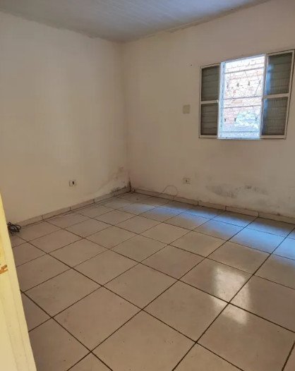 Casa para alugar com 5 quartos, 200m² - Foto 1