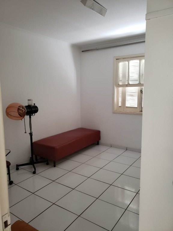 Casa à venda com 2 quartos, 120m² - Foto 1