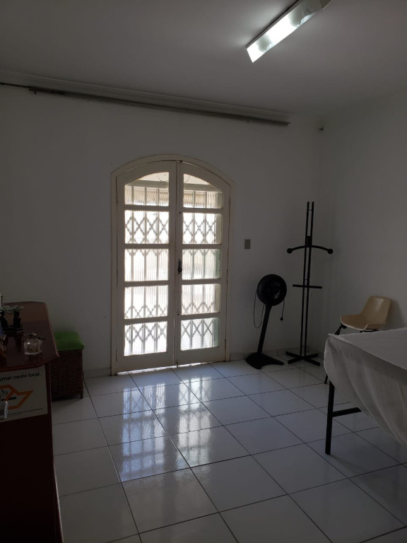 Casa à venda com 2 quartos, 120m² - Foto 2