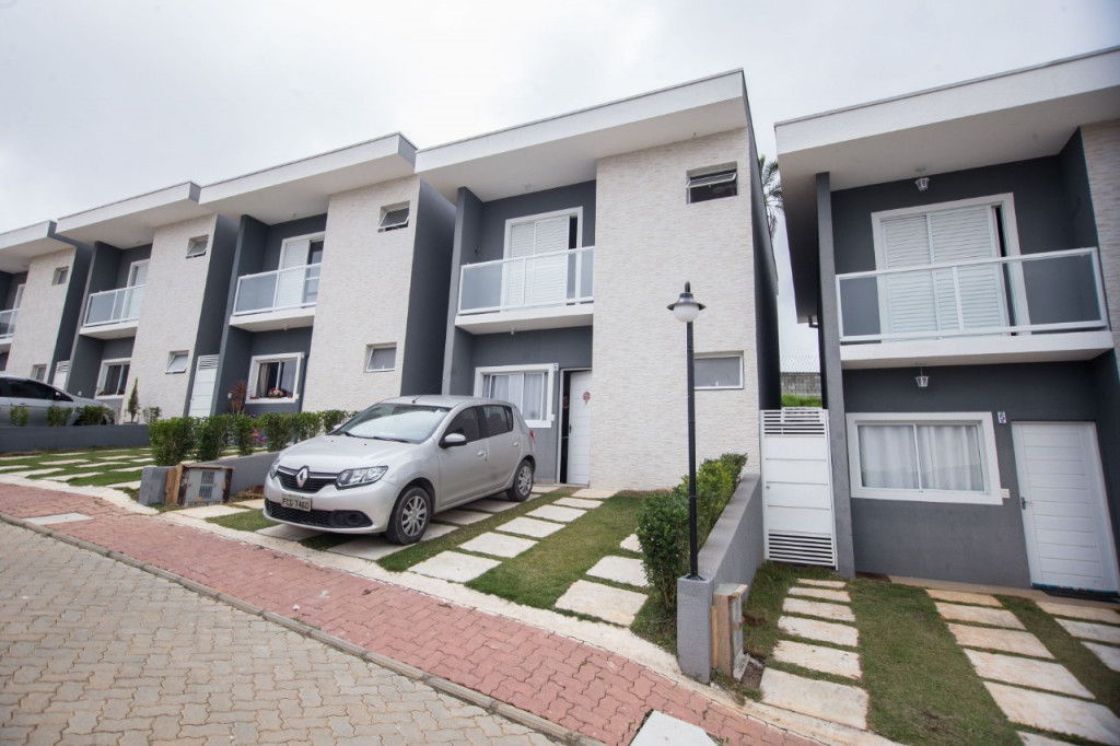 Casa em Condomínio a venda na Avenida Nicodemos de Carvalho, Parque Dom Henrique, Cotia, SP